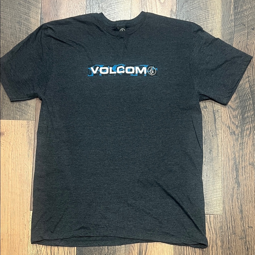 Volcom Menʻs XL Charcoal Tee with Blue Trimmed Logo